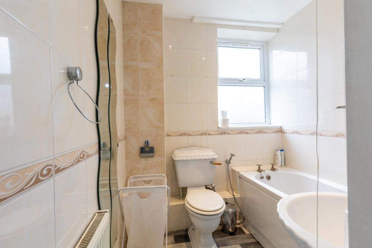 The Stratford Victoria Villa London Exteriör bild